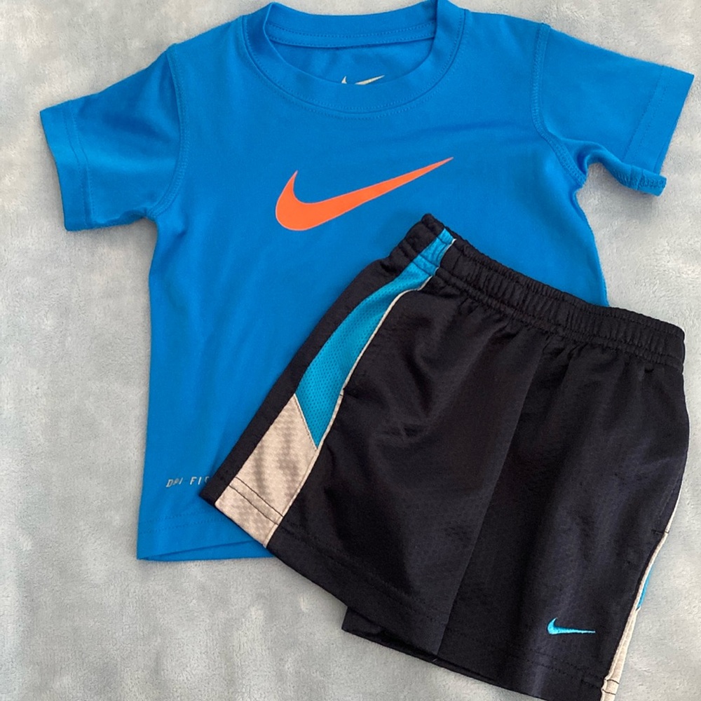 Nike 2T blue athletic set. Shorts & short sleeve shirt
